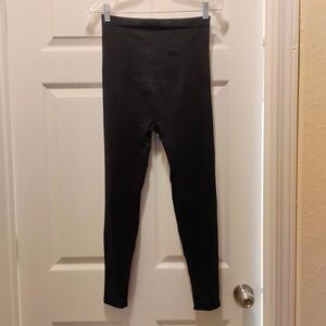 SPANX Look At Me Now Seamless Shapewear Leggings Black Size M